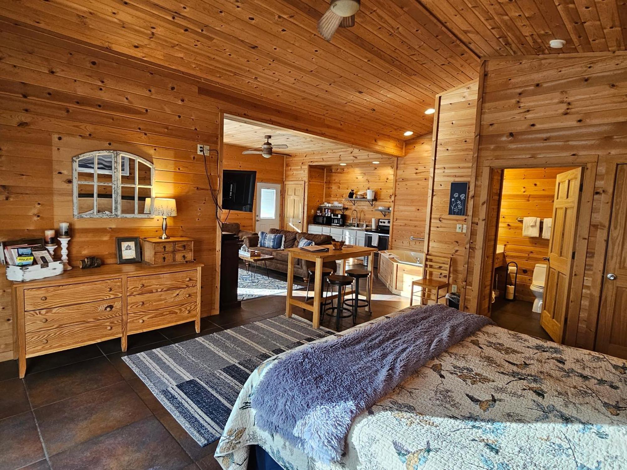 5 Min To Beaver Lake-King Bed-Fire Pit-Jetted Tub #3 Юрека Спрингс Екстериор снимка
